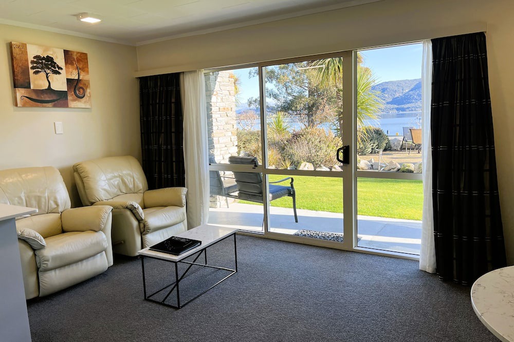 Te Anau Hotel | Fiordland Lakeview Motel and Apartments