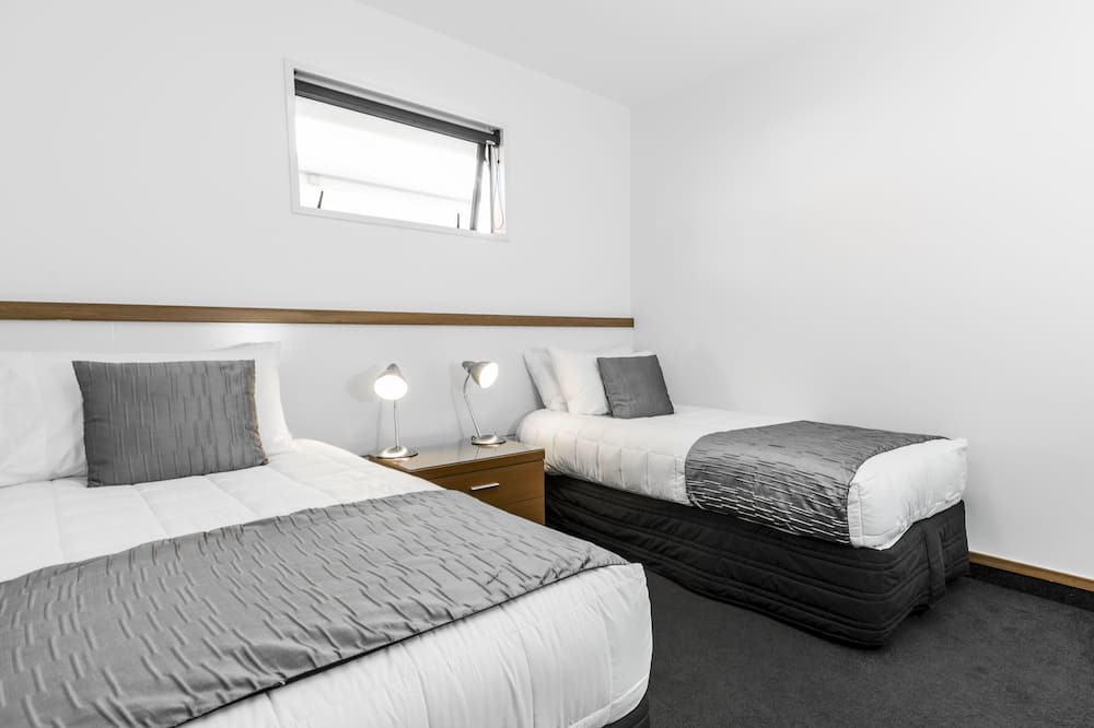 Nelson Hotel | Palms Motel