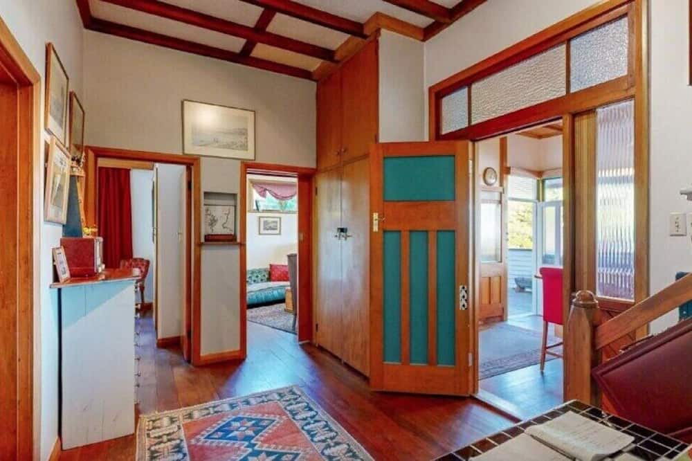 Bluff Hill Bed & Breakfast | Bluff Hill Lighthouse B&B