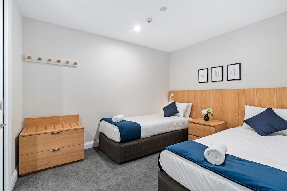 Queenstown Apartment | LOVELY 2 BEDROOM APARTMENT WITH INDOOR FIREPLACE