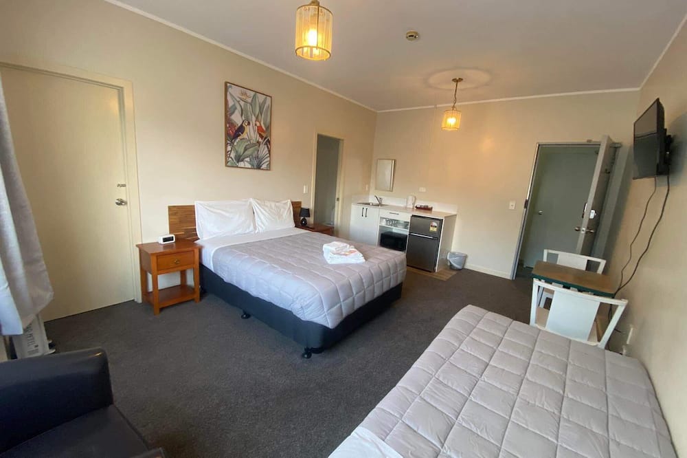 Mangere Cabin | Airport Westney Lodge