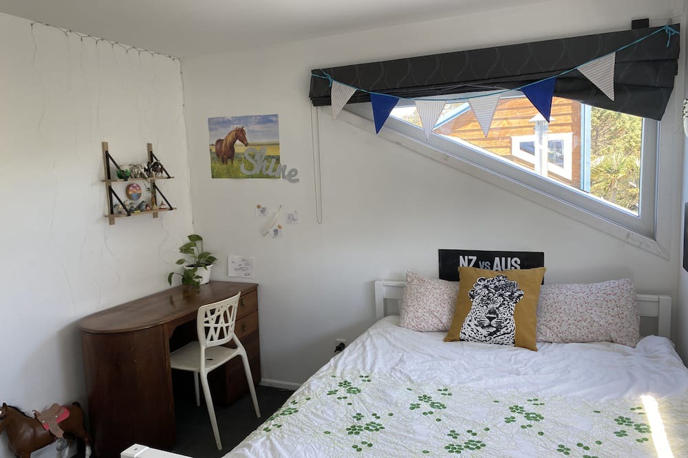 Tauranga House | Stunning large family home with plenty of outdoor space