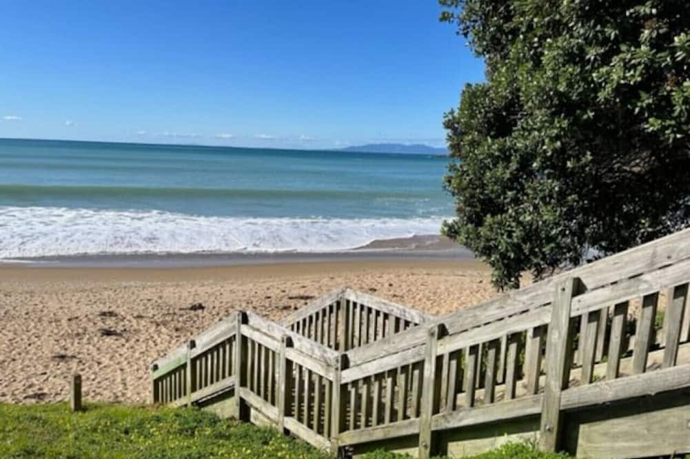 Oneroa House | The beach is calling!