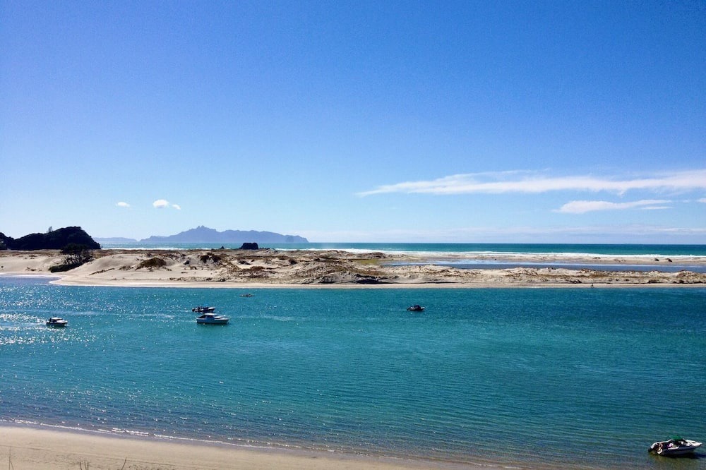 Mangawhai Heads House | Sea views - sunny & spacious in the heart of Mangawhai Heads
