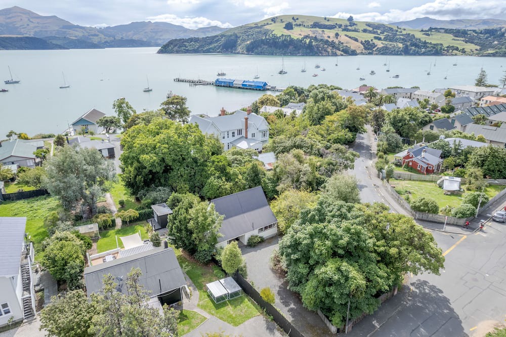 Akaroa House | Relax on Rue Jolie – Akaroa Holiday Home
