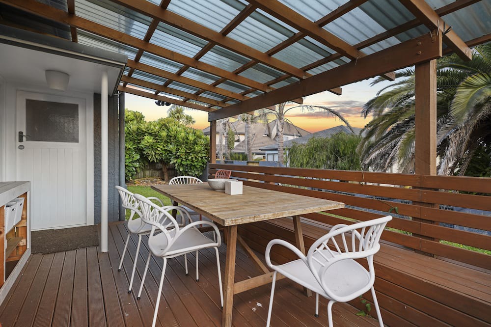 Eastern Beach House | Amazing Home By Beach - Aircon-ed