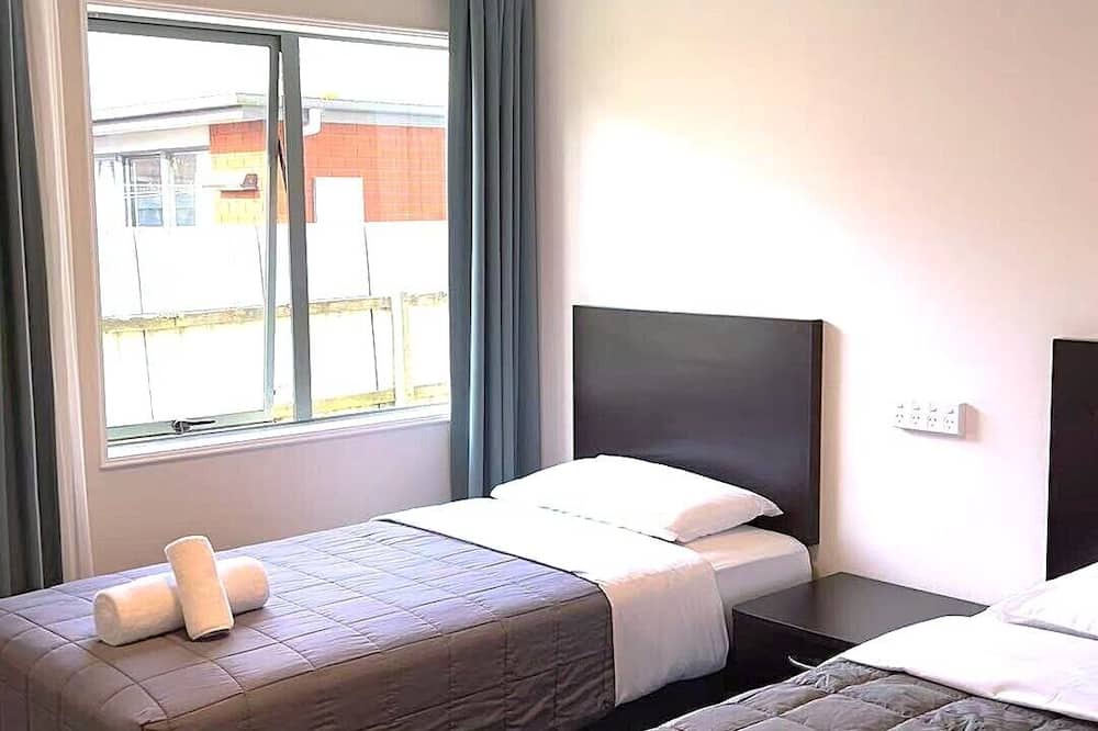 Sherborne Street Hotel | Alcala Motor Lodge