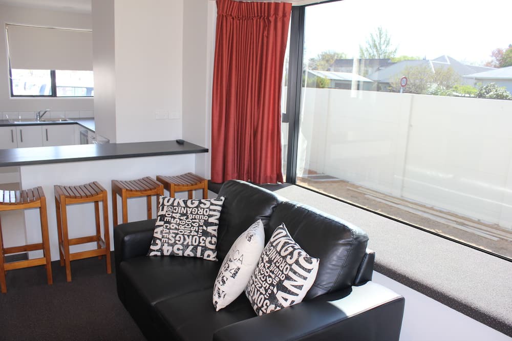 Springlands Hotel | Cherylea Motel