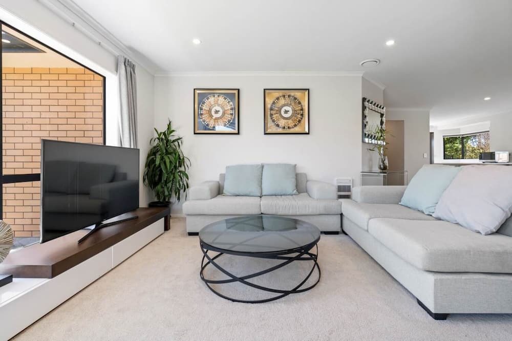 East Tamaki Hotel | Botany Palms Motel