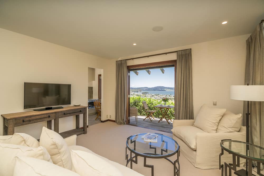 Cooks Beach Bed & Breakfast | Mercury Ridge
