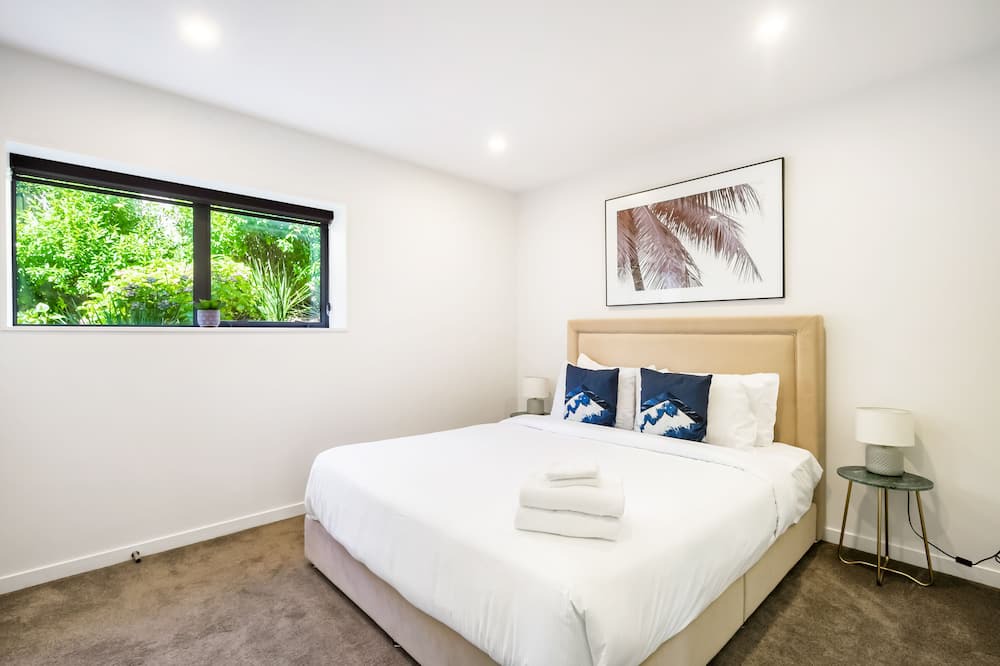 Greenhithe House | The Perfect Spacious 2BR Getaway-Netflix