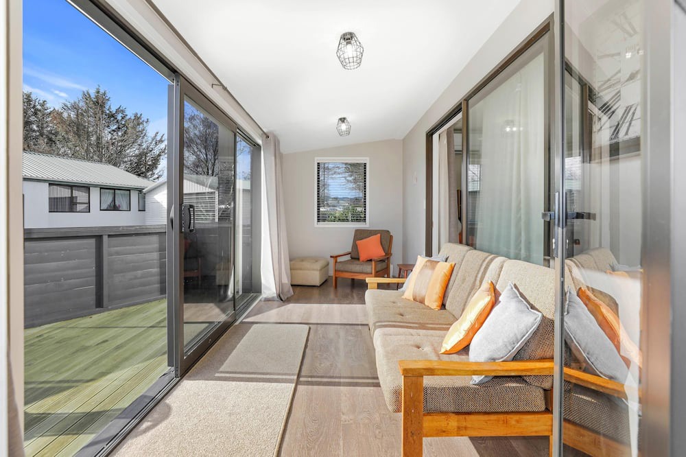 Owhata House | Poet's Corner - 3 Bedrooms | 1 Bathroom in Poet's Corner