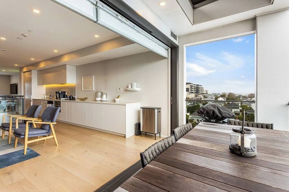 Grey Lynn Apartment | Stunning 2-bedroom penthouse