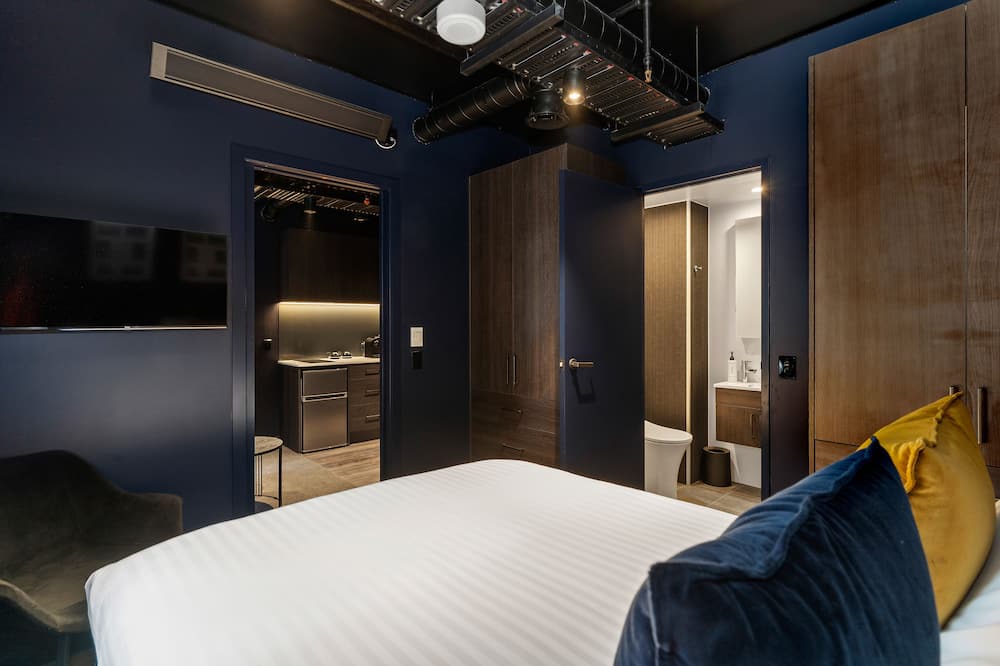 Newton Hotel | Abstract Hotel