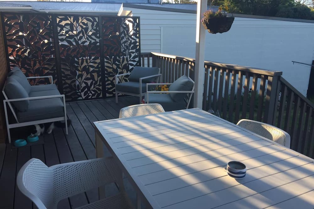 Tauranga House | Pool, sky tv, darts. A great place for families! Not a party house…