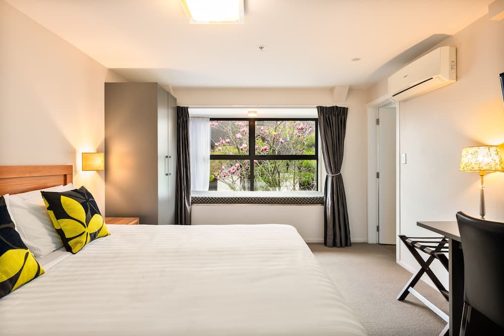 Epsom Hotel | Alexander Inn