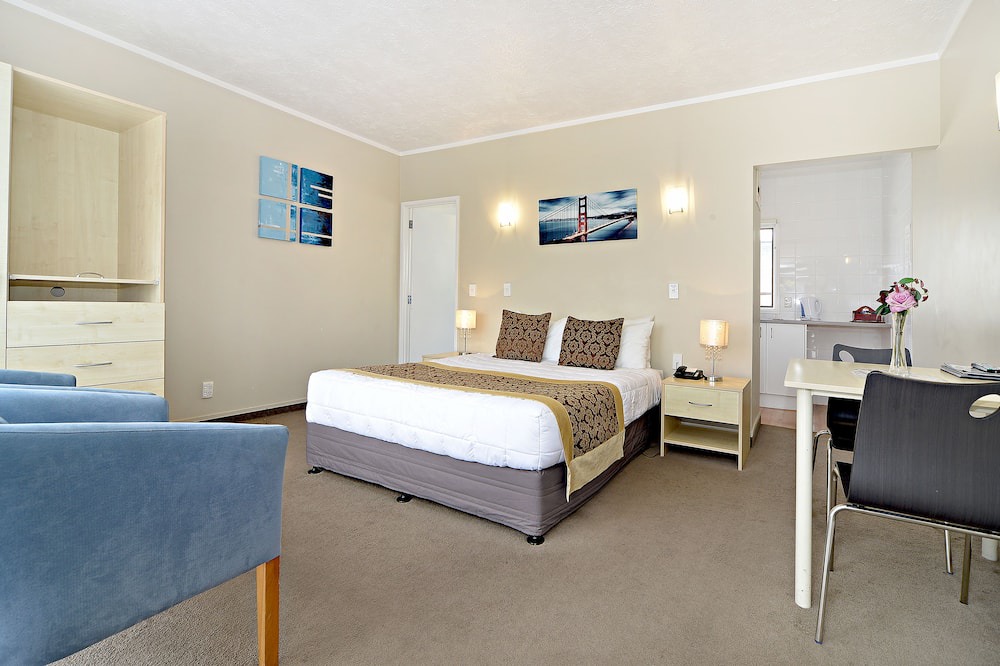 Takapuna Hotel | Takapuna Motor Lodge