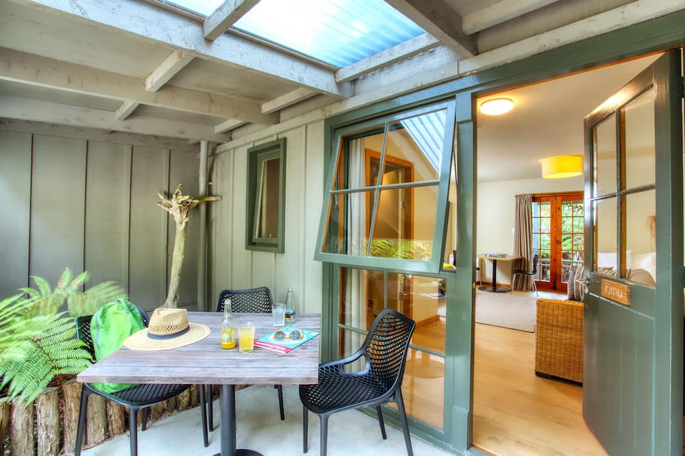 Awaroa Hotel | Awaroa Lodge