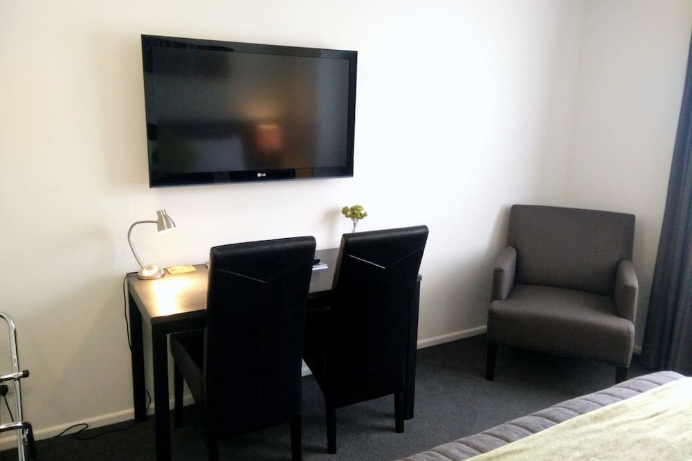 Burnside Hotel | Airport Palms Motel