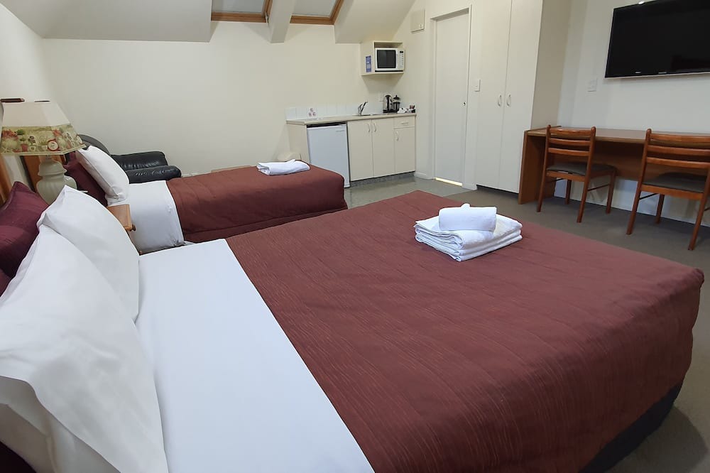 Sherborne Street Hotel | Rosewood Court Motel