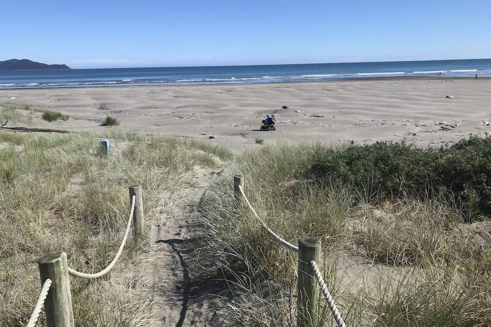 Waikanae House | Beach Break at Waikanae