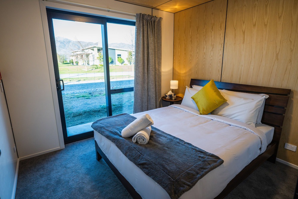 Lowburn Hotel | JillyLan Village Apartment