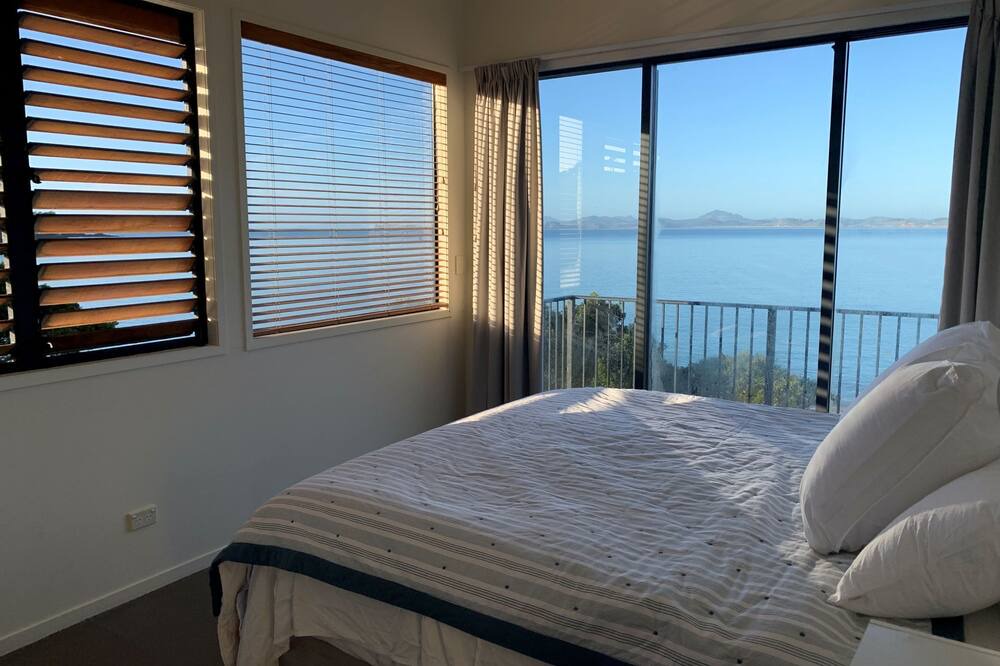 Tutukaka House | A Slice of Kiwi Paradise!