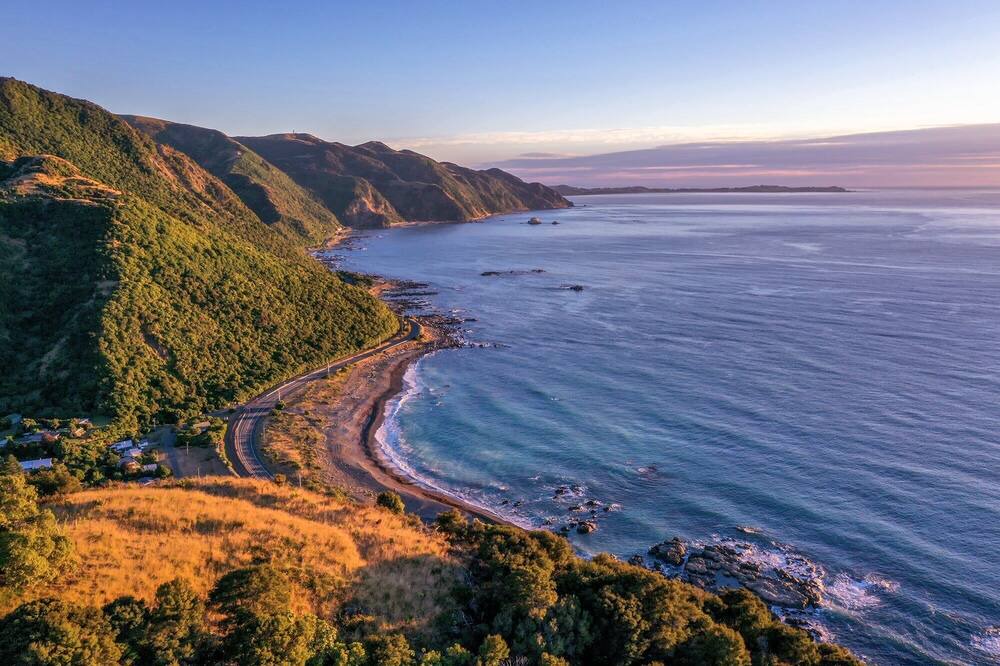 Kaikoura District House | Goose Bay Rustic Retreat