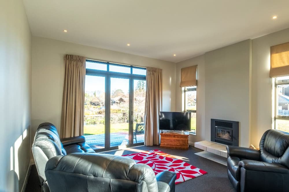 Hanmer Springs House | 13 St James Ave