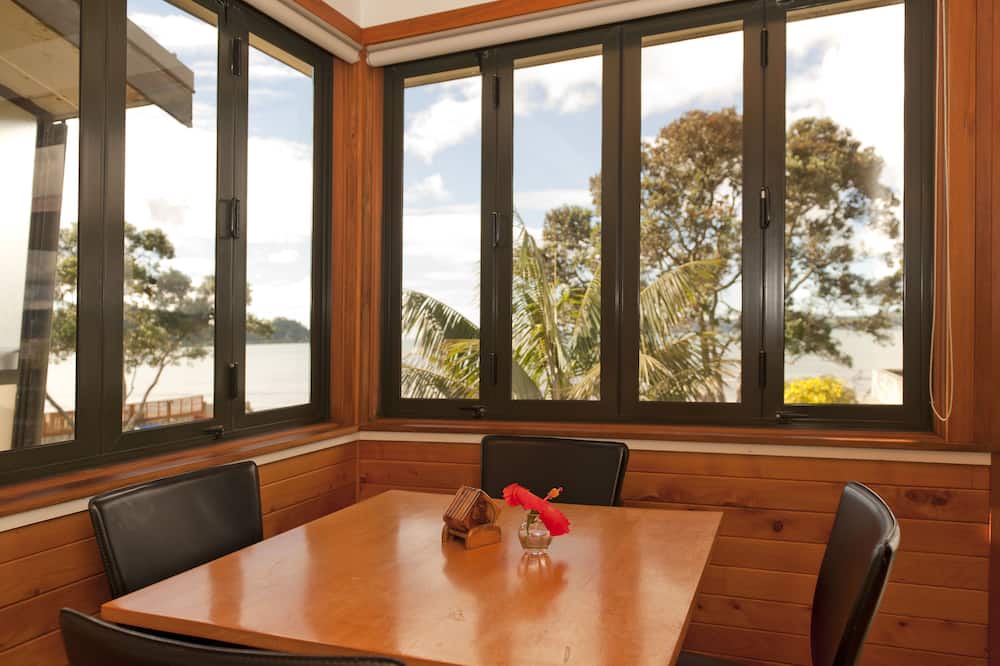 Whitianga Apartment | Beachfront Resort