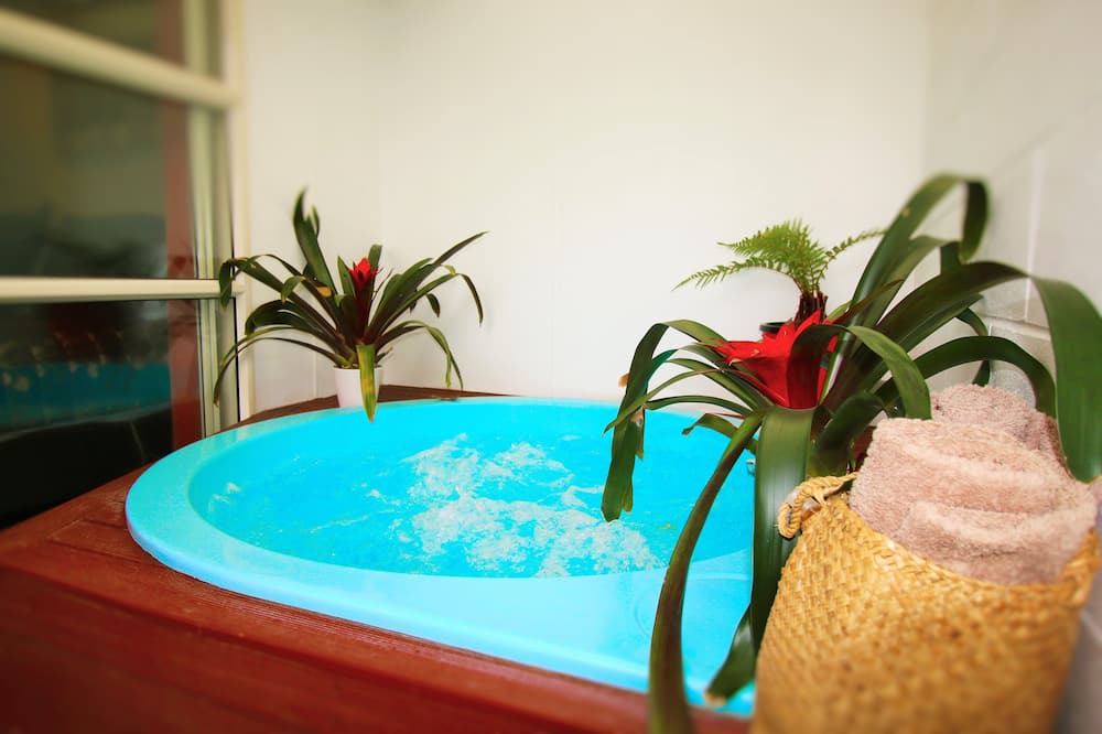 Fenton Street Hotel | Capri on Fenton