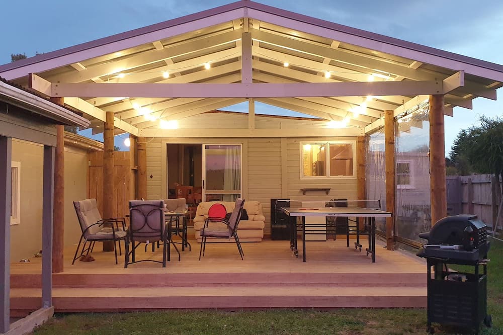 Mangakino House | Family Holiday Bach with Fabulous Outdoor Deck