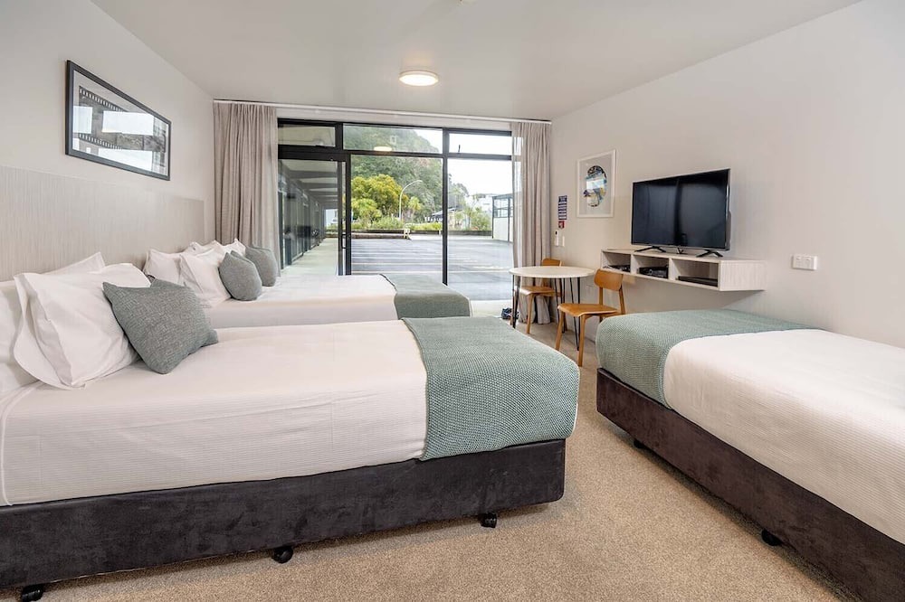 Whakatane Hotel | The Com Plex Motel