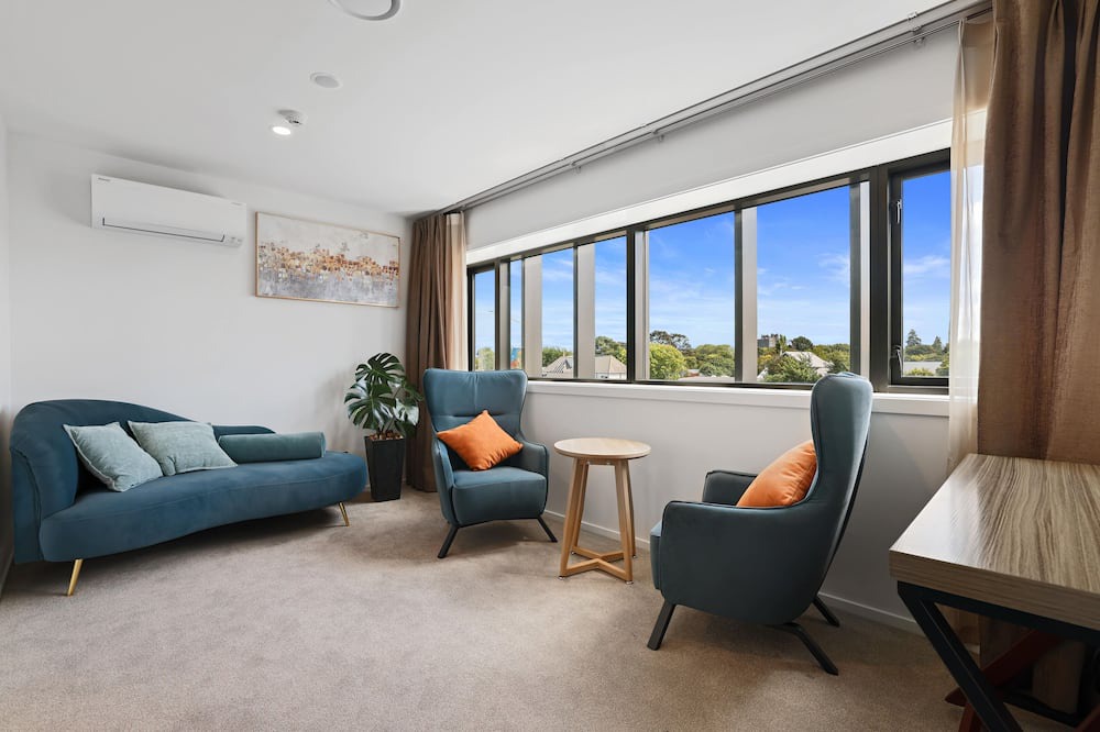 Riccarton Hotel | Golden Hotel