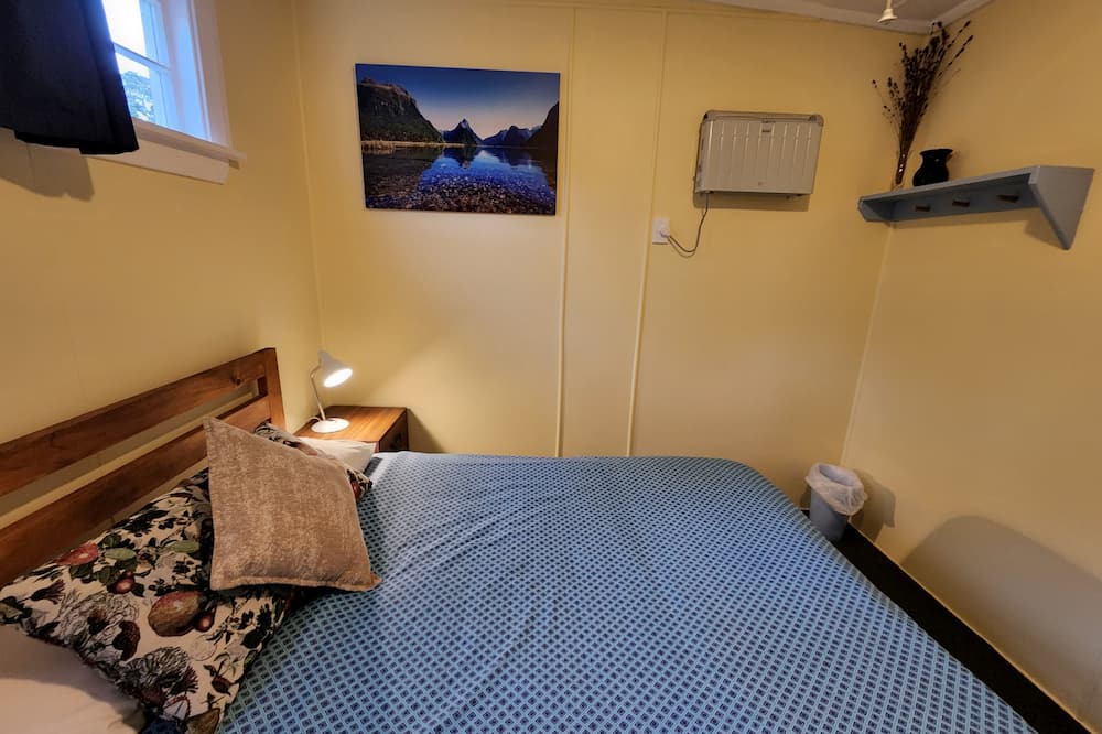 Manapouri Cabin | Possum Lodge