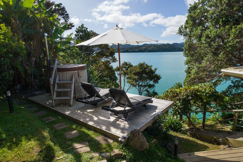 Totara North House | 'KIWI LODGE' - a beautiful, secluded rustic cabin