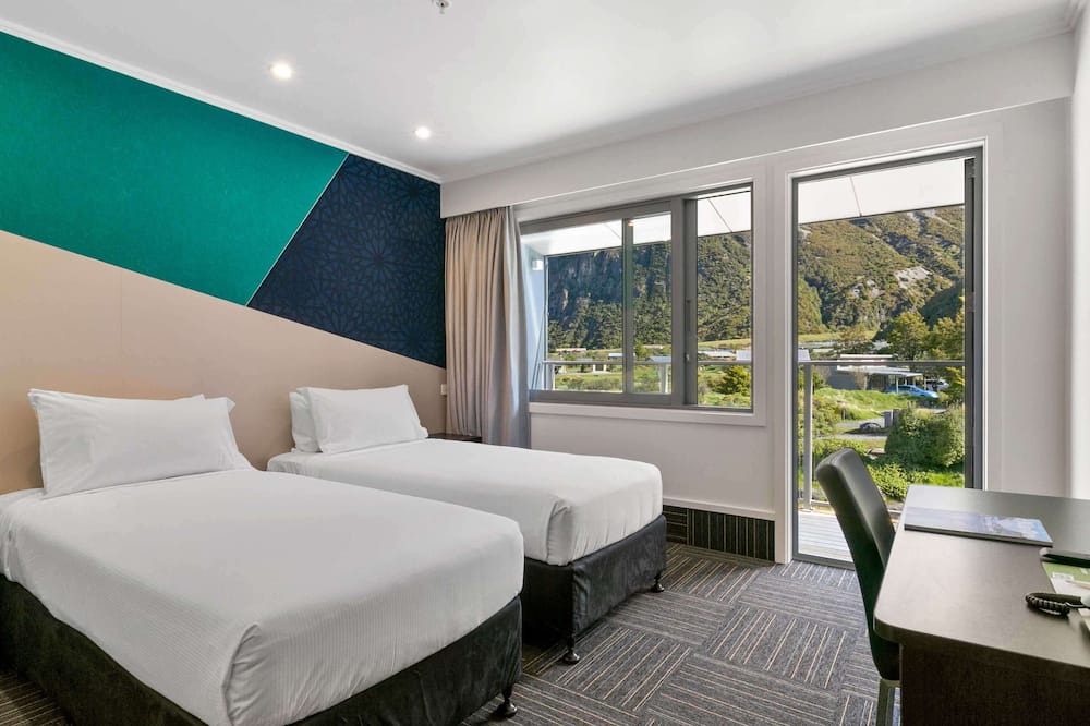 Mount Cook Village Hotel | Mt Cook Lodge & Motels