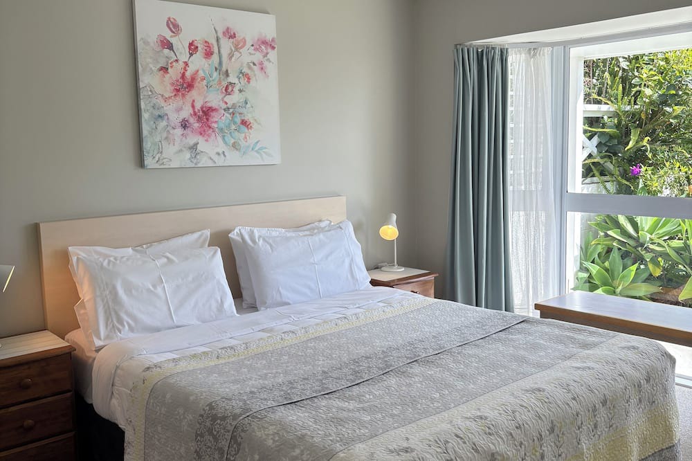 Haruru Hotel | Ash Grove Boutique Motel