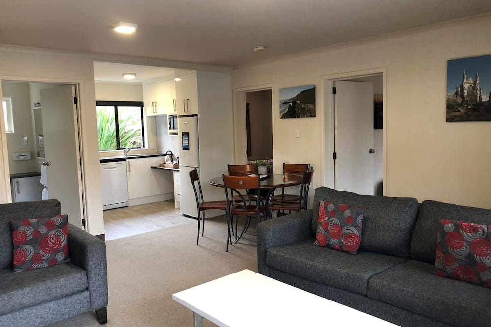 North Dunedin Hotel | Commodore Motels