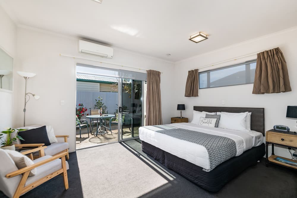 Blenheim Hotel | Two Tree Lodge