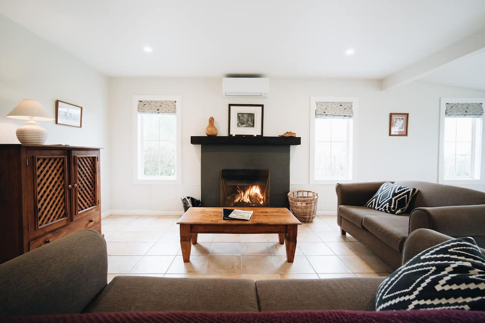 Martinborough Cabin | Brackenridge Country Retreat & Spa
