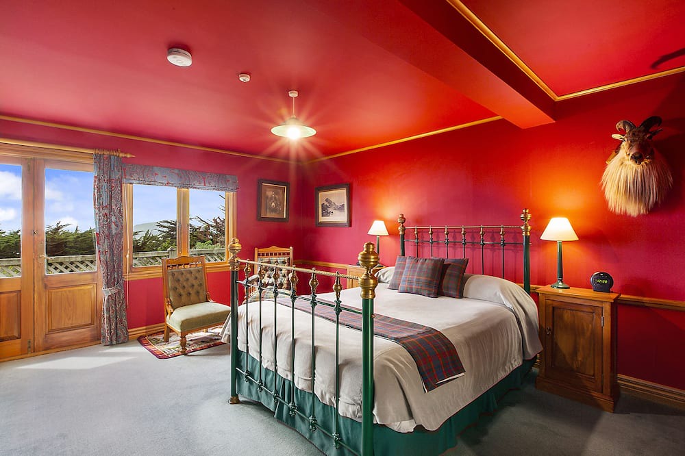 Dunedin Cabin | Larnach Lodge