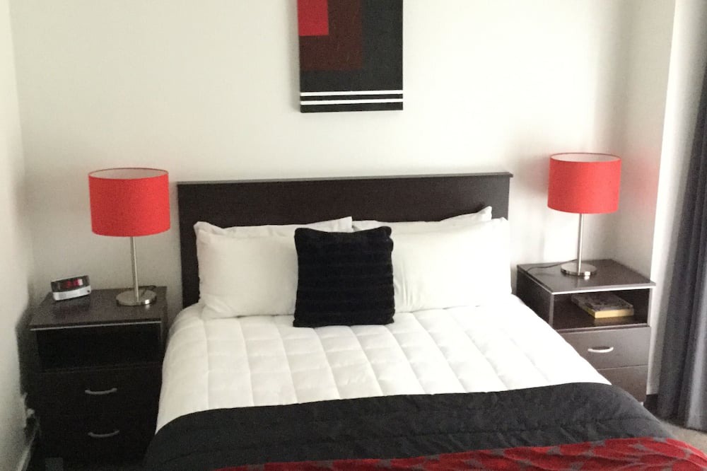 Petone Hotel | 83 By the Sea Motor Lodge