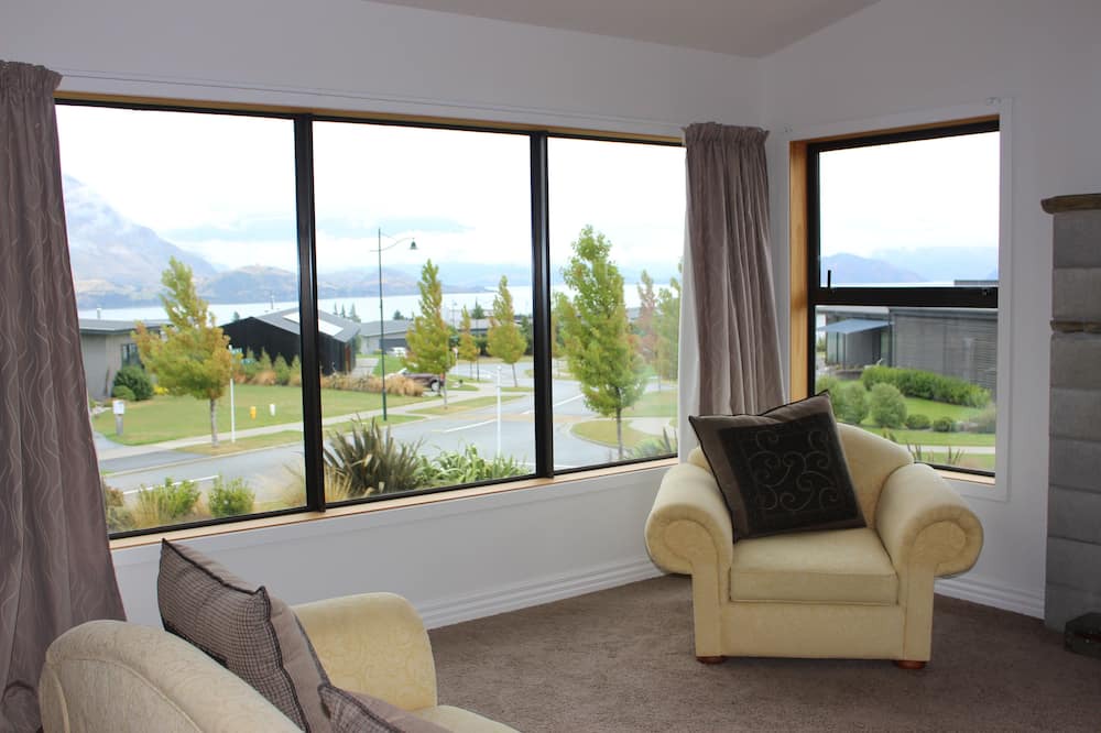 Wanaka House | Lake Wanaka House in Peninsula Bay