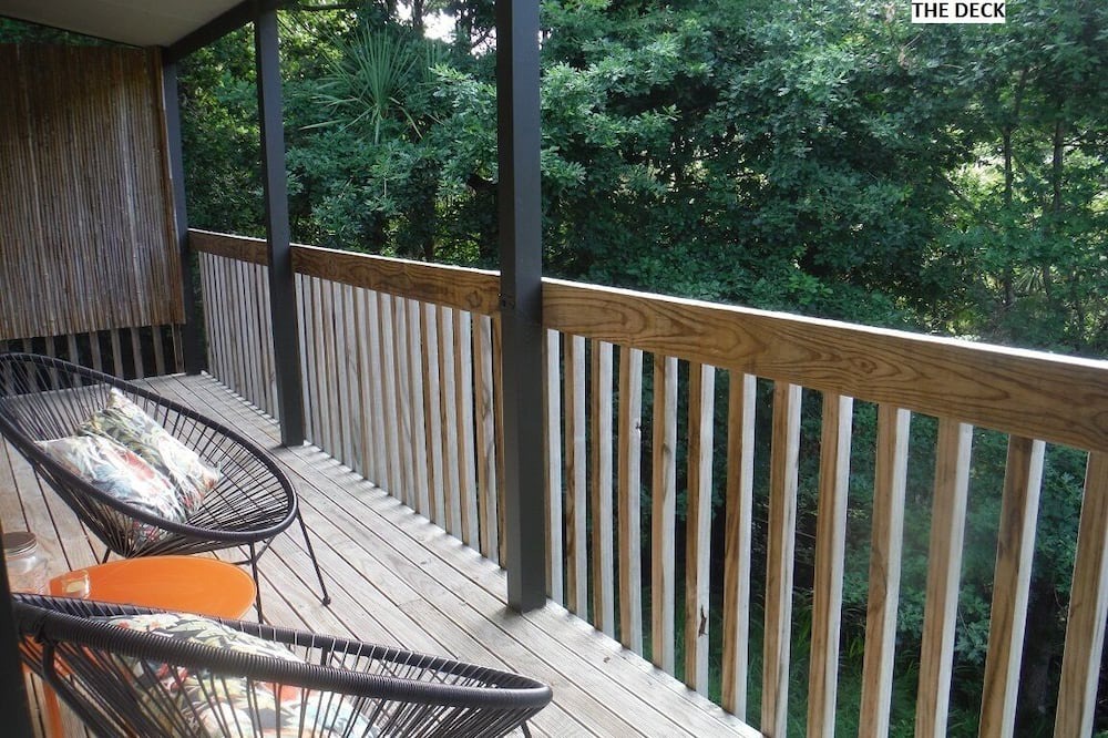 Raglan House | Leafy & private Raglan hideaway