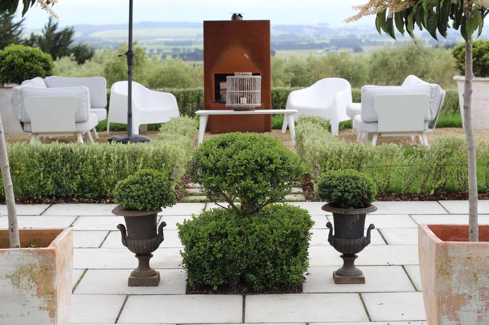 Dyerville Villa | Martinborough Accommodation - 3 bedroom Italian Styled Villa in the Wairarapa