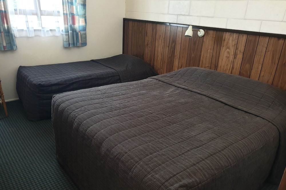 Foxton Hotel | Castletown Motel