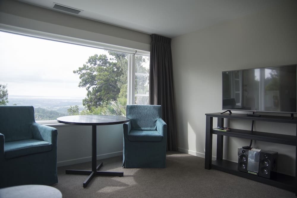 Waiatarua Hotel | Waitakere Resort & Spa