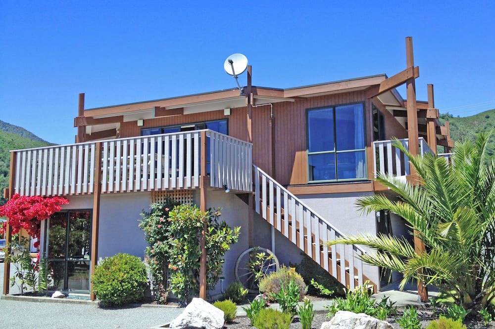 Picton RV Rental | Picton Campervan Park