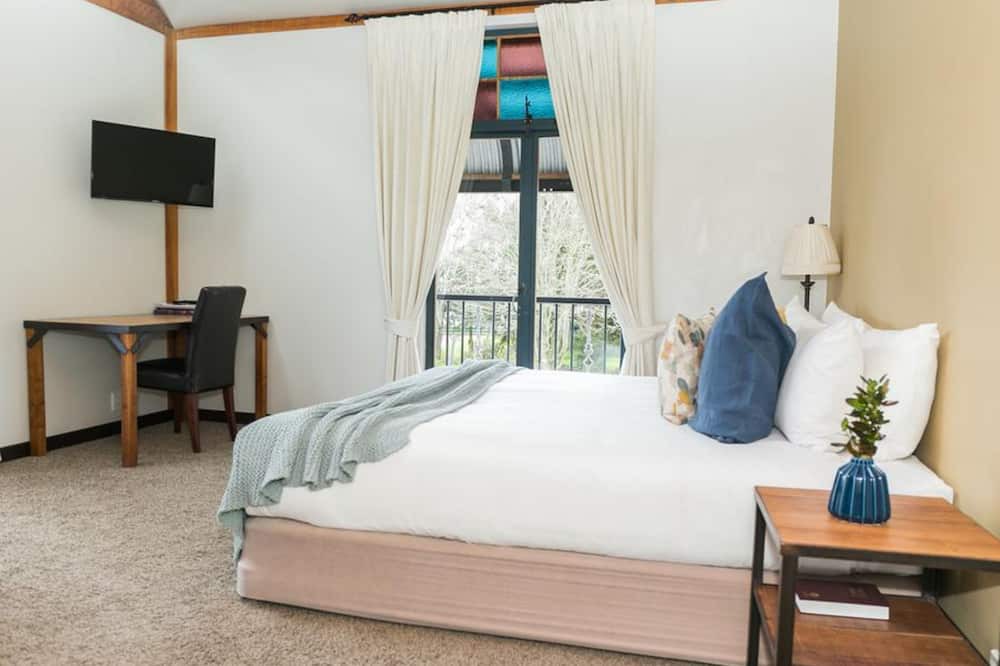 Tamahere Hotel | The Narrows Landing